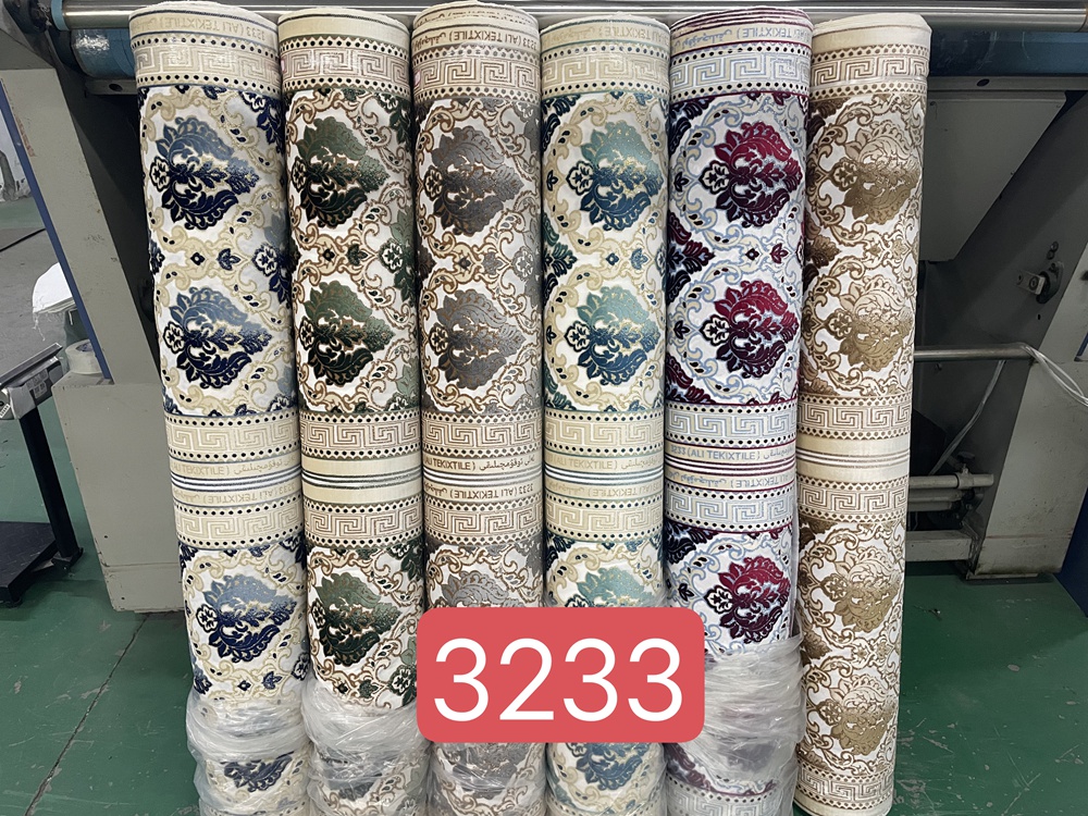 3233